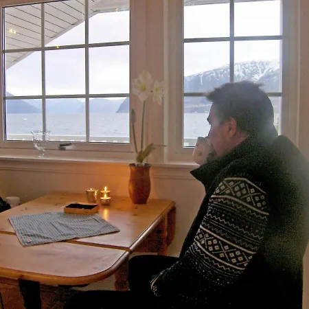 Two-bedroom In * Leikanger (Sogn og Fjordane)