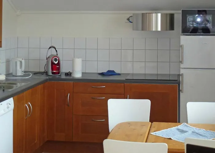 4 Person In Leikanger-by Traum